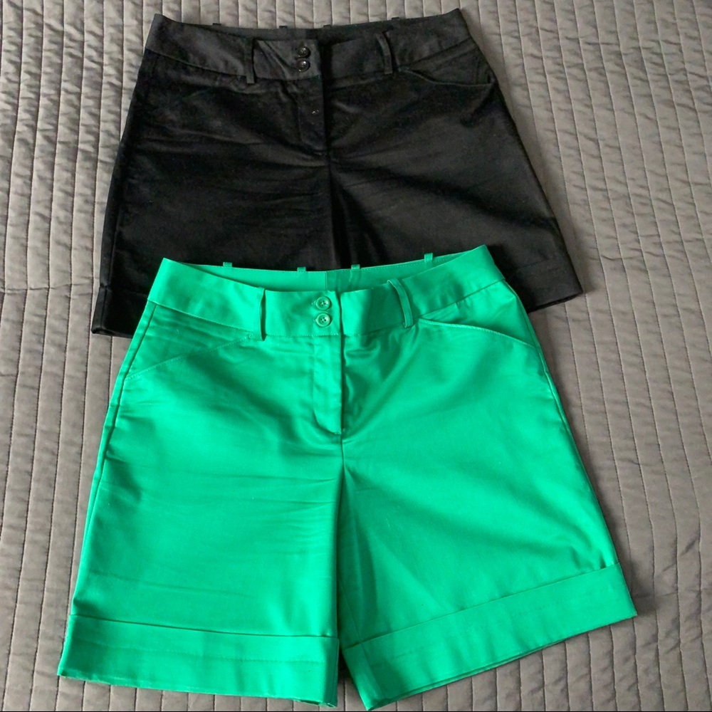 2 Pairs Worthington Modern Fit size 6 shorts, Kelly Green, Black